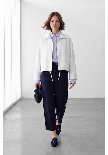 Nauvè Kısa Düğmeli Oversize Trençkot Beyaz