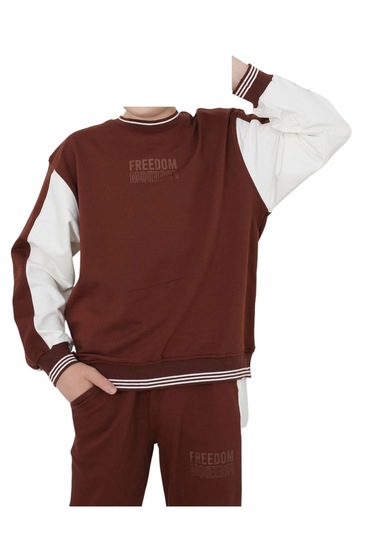 Erkek Çocuk Freedom Yazılı Beyaz Şerit Detaylı Kahverengi Renk Oversize Kalıp Eşofman Takımı Kahverengi