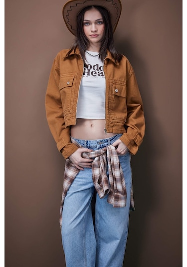 DeFacto Coool Crop Dik Yaka Fermuarlı Cepli Gabardin Ceket E4029AX25SPBG633 Bej