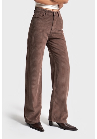 Itsbasic Kadın Pastel Kahve Doris 29w5-140 Straight Fit Yüksek Bel Kalın Fitilli Velvet Kadife Kumaş Pantolon Itsbasic Kadın Pastel Kahve Doris 29w5-140 Straight Fit Yüksek Bel Kalın Fitilli Velvet Kadife Kumaş Pantolon