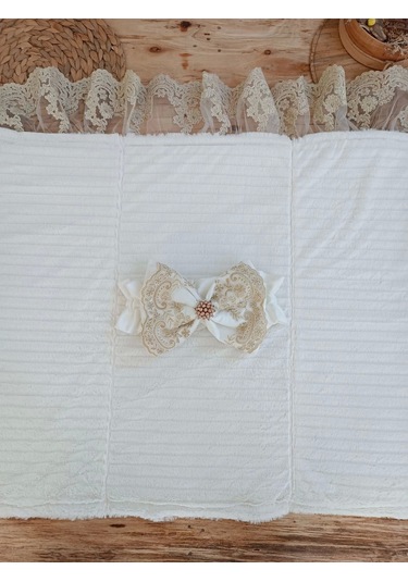 Yenidoğan Beyaz Wool Yün Kumaş Taç Nakışlı Trilüks Kundak Bebek Battaniyesi Beyaz