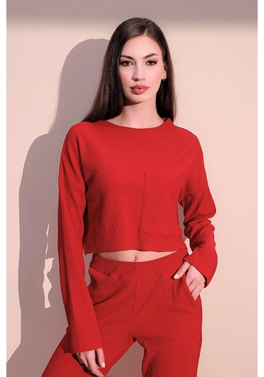 Kadın Kırmızı Uzun Kol Kendinden Dokulu Cepli Crop Sweatshirt, Salaş Kesim Bluz Kırmızı