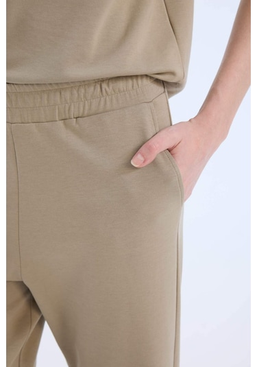 DeFacto Wide Leg Geniş Paça Eşofman Altı Beli Lastikli Cepli Basic Düz D3759AX25SPBG129 DeFacto Wide Leg Geniş Paça Eşofman Altı Beli Lastikli Cepli Basic Düz D3759AX25SPBG129