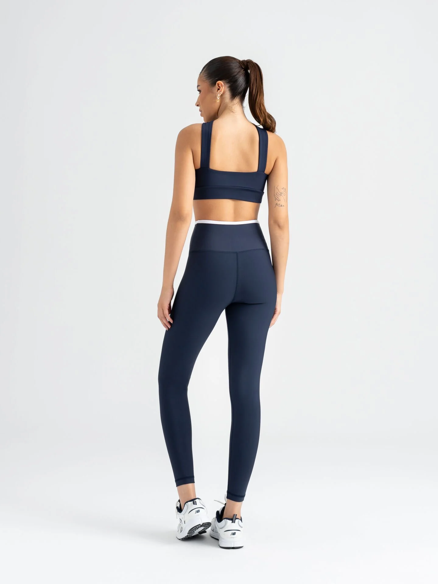 Çapraz Beli Beyaz Biye Detaylı Spor Tayt Lacivert