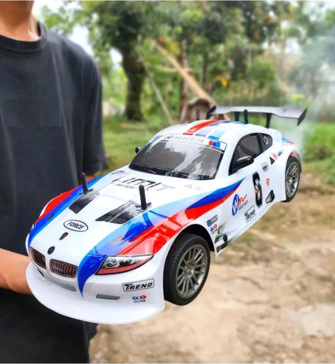 Şarjlı Kumandalı 1:10 Ölçek 25km/h Hıza Çıkabilen Oyuncak Rc Full Fonksiyon Drift Yarış Arabası Beyaz Beyaz