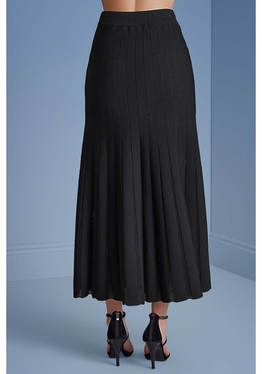 Evaze Siyah Triko Etek Siyah