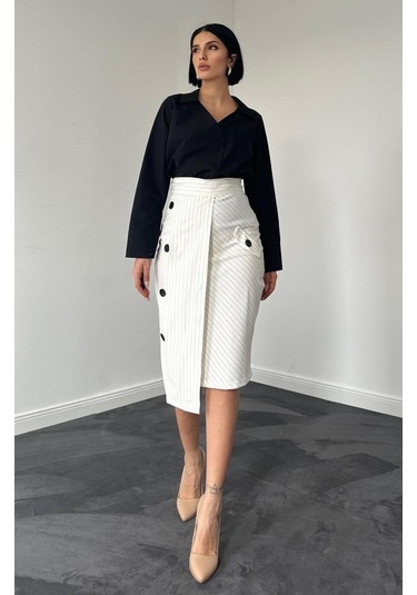 The İstanbul Beyaz Çizgili Poliviskon Etek Beyaz