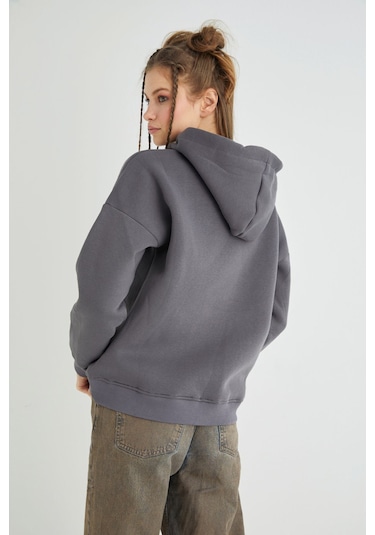 Hello Kitty Lisanslı Baskılı Kapüşonlu Kalın Fit Sweatshirt Renkli