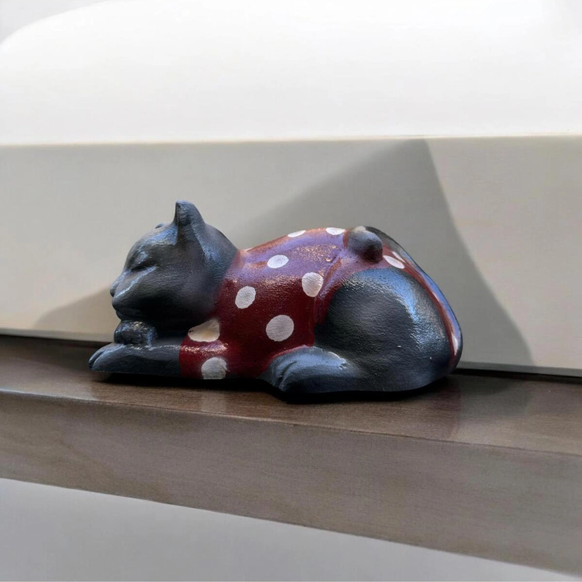 Dekoratif Polyester Uyuyan Kedi Biblo Sarı Gold