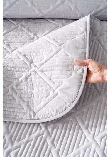 Edda Gri Nakışlı Çift Kişilik Yatak Örtüsü Takımı 3 Parça Uyku Seti Gri