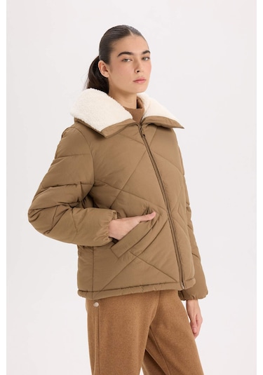 DeFacto 	Su İtici Puffer Şişme Mont Kapitoneli İçi Suni Kürklü Rüzgar Geçirmez Cepli A0756AX24WNBN495