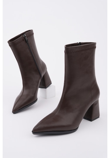 Muggo Codi Sivri Burun Kalın Topuklu Fermuarlı Kadın Bot Kahverengi