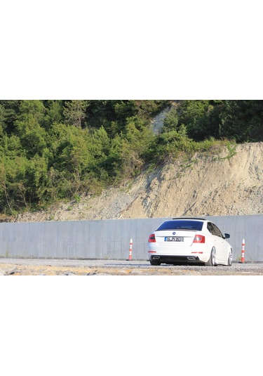 Skoda (Plastik) Octavia Yan Marşpiyel