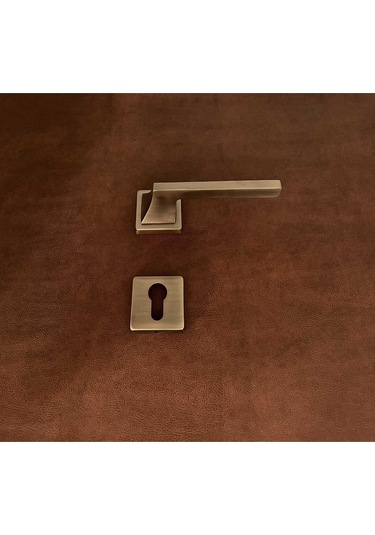 Karo Mat Antik Sarı Kare Rozetli Zamak Çelik Kapı Kolu Sağ Basar Tek Yön