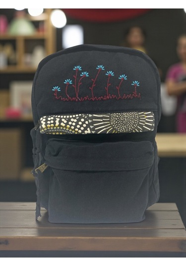 Kaliteli Salaş Küçük Boy Siyah Vintage Disayn Günlük Sırt Gezi Çantası 25x30cm Siyah Kaliteli Salaş Küçük Boy Siyah Vintage Disayn Günlük Sırt Gezi Çantası 25x30cm Siyah