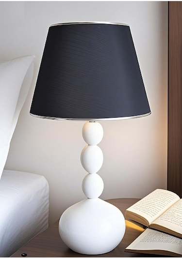 Konik Kumaş Başlıklı Metal Ayaklı Masa Abajuru Gece Lambası Dekoratif Siyah