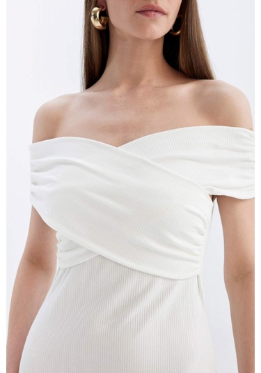 DeFacto Bodycon Vücudu Saran Omuzu Açık Fitilli Kaşkorse Kolsuz Midi Abiye Elbise D1827AX24HSER105 DeFacto Bodycon Vücudu Saran Omuzu Açık Fitilli Kaşkorse Kolsuz Midi Abiye Elbise D1827AX24HSER105