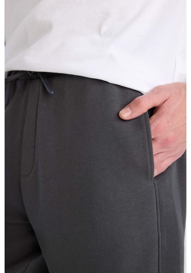 DeFacto Regular Fit Düz Paça Basic Düz Şort B8672AX25SPAR104 DeFacto Regular Fit Düz Paça Basic Düz Şort B8672AX25SPAR104