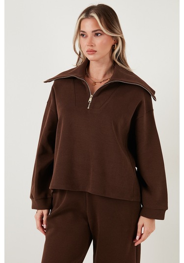 Lela Pamuklu Oversize Fit Yarım Fermuarlı Yaka Uzun Kollu Triko Bayan Takım 68351218 Kahve Lela Pamuklu Oversize Fit Yarım Fermuarlı Yaka Uzun Kollu Triko Bayan Takım 68351218 Kahve