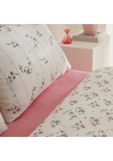 Sarah Anderson Visnu Çift Kişilik Pike Hediyeli Nevresim Takımı Beyaz