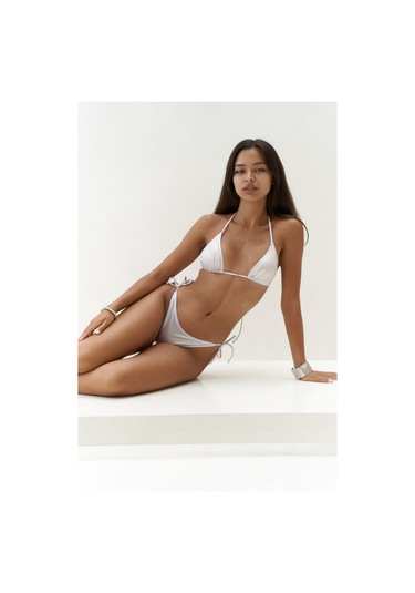 Mai Collection Mai Studios Co. Mutia Bağcıklı Parlak Beyaz Bikini Üstü Beyaz