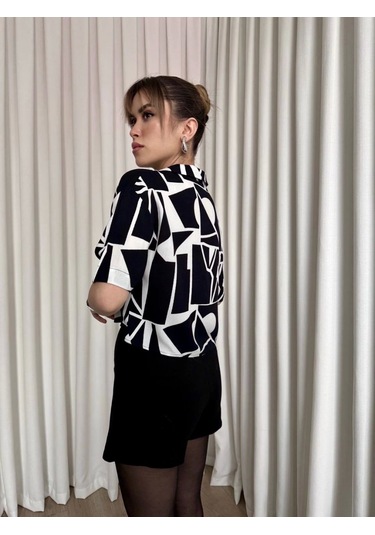 Siyah Beyaz Baskılı Crop Gömlek Siyah