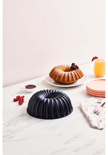 Karaca  Diamond Döküm Dilimli Kek Kalıbı 26 cm