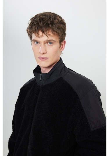 Relaxed Fit Geniş Kesim Fermuarlı Omuz Detaylı Siyah Sherpa Ceket Siyah