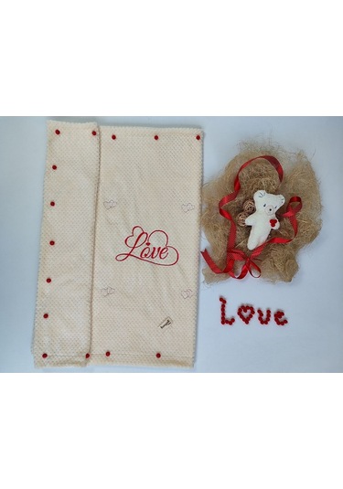 Tv Battaniyesi Love Nakışiı Kalpli Ponponlu Koltuk Şalı Battaniye Hediyelik Örtü Oyun Matı Ekru
