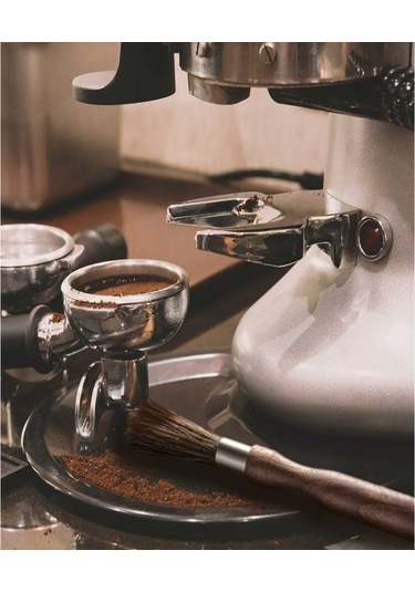 Kahve Öğütücü Temizleme Fırçası Doğal Domuz Kılı Ceviz Saplı, Askılı Dikey