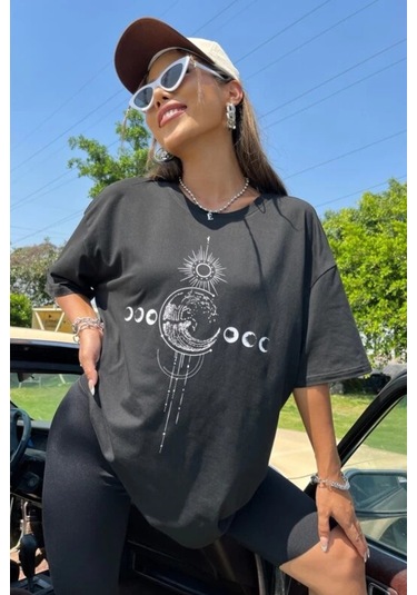 Modagen Kadın Ay Güneş Baskılı Oversize Siyah T-shirt SIYAH