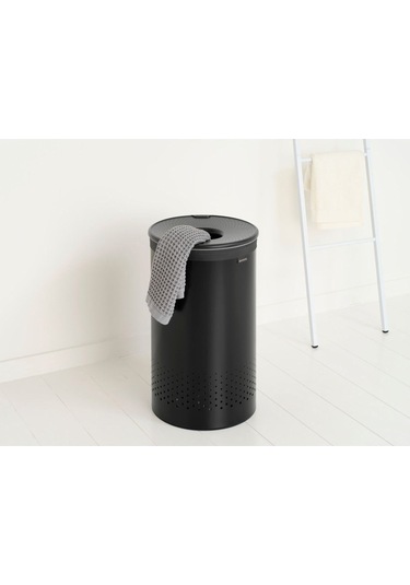Brabantia Matt Black Plastik Kapaklı Çamaşır Sepeti 60lt Siyah