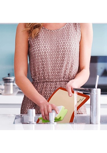 Yanmaz Yapışmaz Pişirme Matı 30cmx40cm Kendinden Yağlı Kağıt