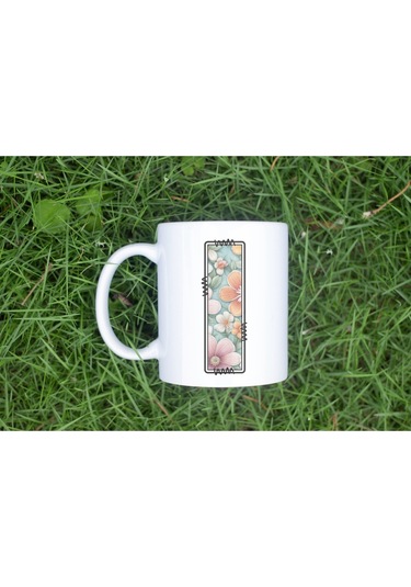 I Harfli Pastel Çiçek Desenli Kahve Kupası - Kişiye Özel Çiçekler Koleksiyonu Bardak - Hediye Beyaz