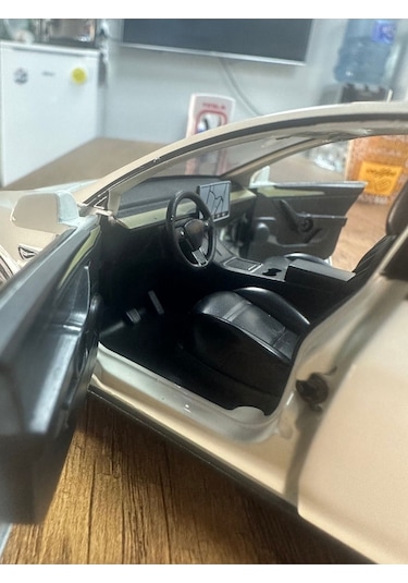 Tesla Model Y 1:24 Birebir Işıklı Maket Beyaz
