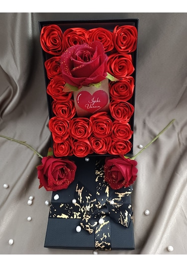 İnci Mode İyiki Varsın 18+1 Çiçekli Kutu Hediyelik Çiçek Kutusu Siyah Dekoratif Hediye