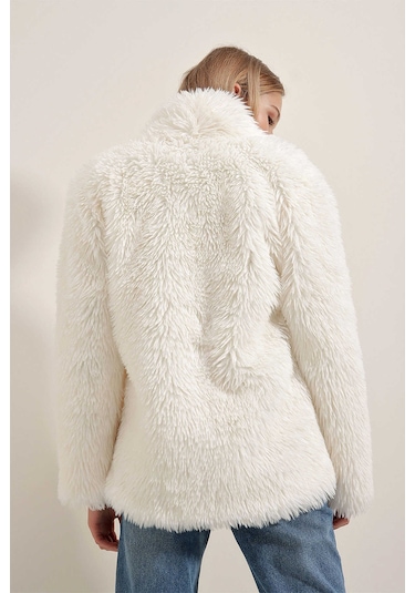 Giyim Dünyası Kadın Tüylü Peluş Mont Ekru 001