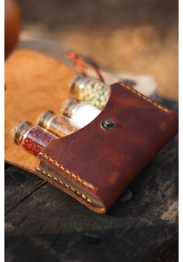 Kişiye İsme Özel Maia Kamp Outdoor Deri Baharatlık Tobacco Çok Renkli