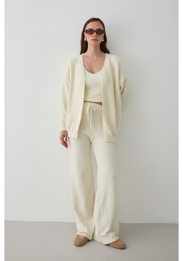 Ekru Yumoş Üçlü Takım Ekru