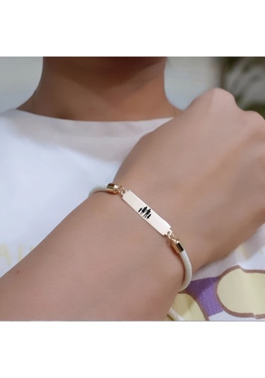 Archin Aile Temalı Dikdörtgen Figürlü Beyaz Örgülü 14 Ayar Altın Plakalı Hediye Bileklik-413sembol Aile Sembolü