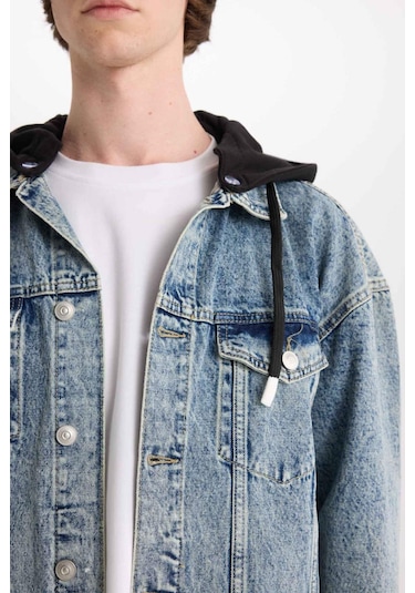 DeFacto %100 Pamuk Oversize Geniş Kalıp Kapüşonlu Düğmeli Mevsimlik Baharlık Jean Ceket D0417AX25SPNM39