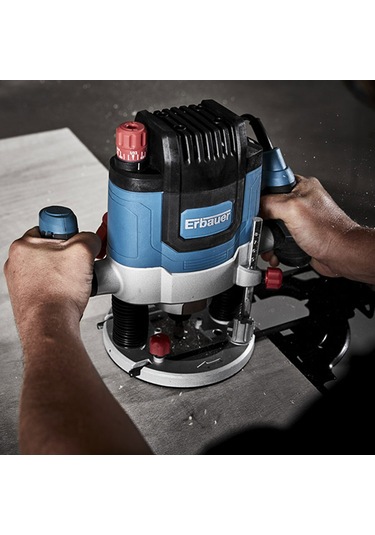 Erbauer ER2100 2100W Freze