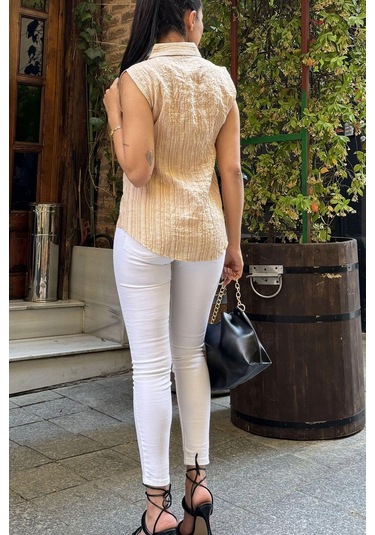 Kadın Bej Çizgili Desen, Dokulu Bodrum Kumaş, Kolsuz Rahat Gömlek Bej