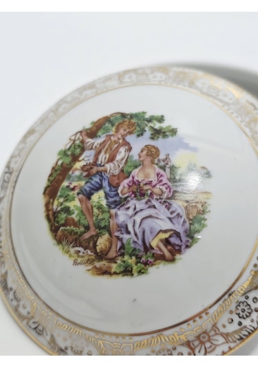 Limoges Aşıklar Desenli Porselen Kapaklı Kutu