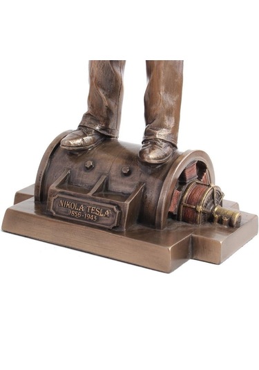 Veronese Nikola Tesla Figürü 31cm