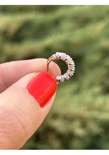 Sıkıştırmalı Kıkırdak Gümüş Silver Taşlı Kadın Çelik Küpe