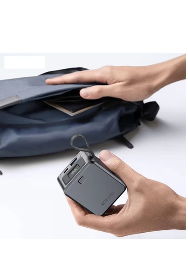 Mini Pd 35watt 10.000mah Lcd Göstergeli Usb-c , Usb Giriş Dahili Usb-c Kablolu Powerbank siyah