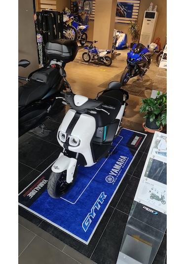 YAMAHA PADDOCK GYTR MOTOSİKLET ALT HALI