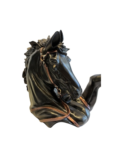 At Büst Duvar Heykeli .