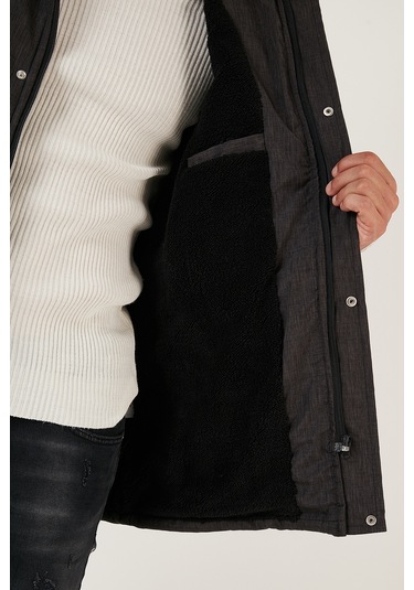 Buratti Peluş Astarlı Suya Ve Rüzgara Dayanıklı Soğuk Geçirmez Slim Fit Erkek Mont 5711051 Füme Buratti Peluş Astarlı Suya Ve Rüzgara Dayanıklı Soğuk Geçirmez Slim Fit Erkek Mont 5711051 Füme